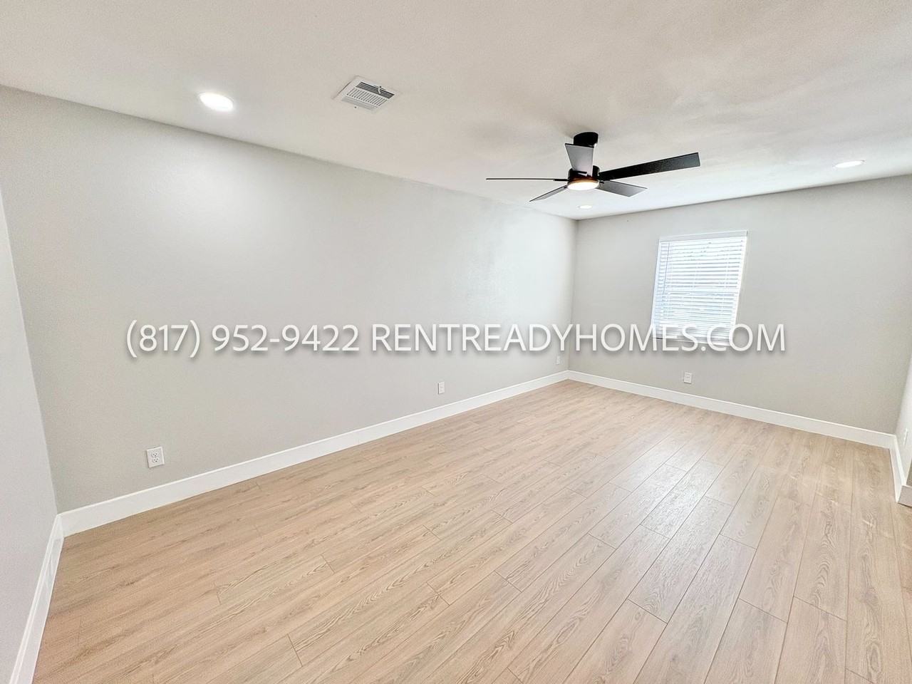 4330 Trafalgar Dr - Photo 4 of 27