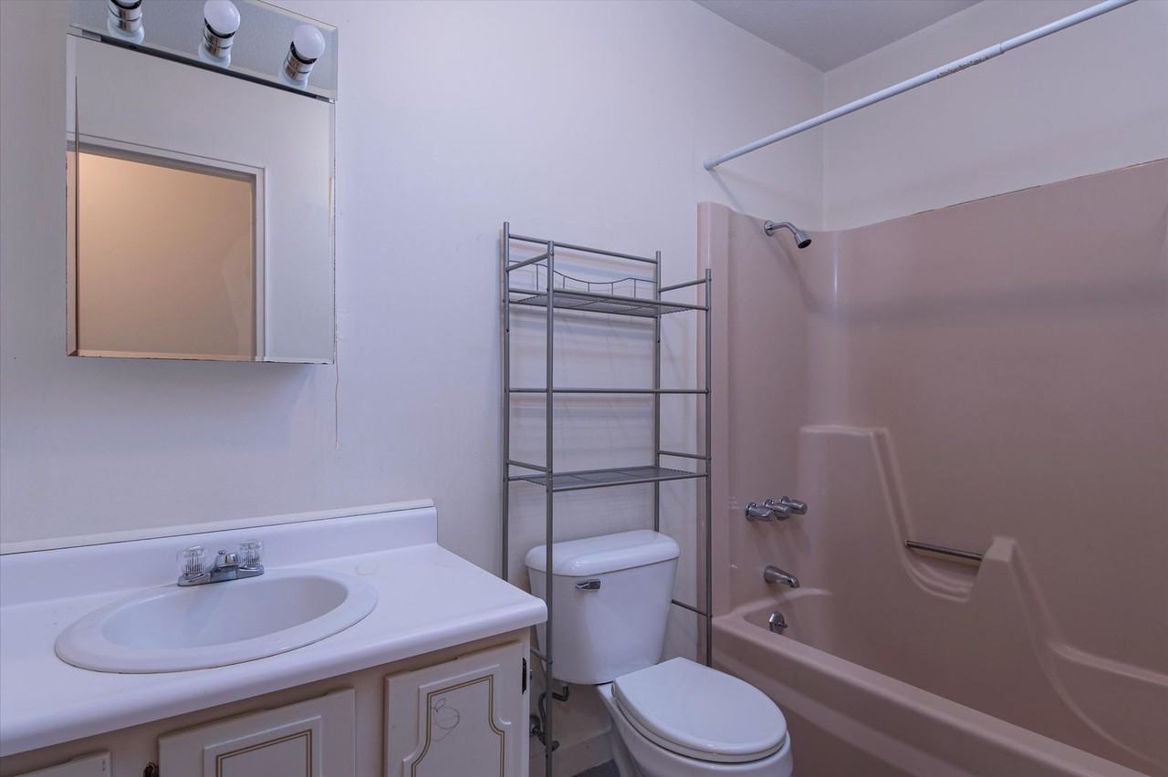 School House Apartments - Photo 7 of 11