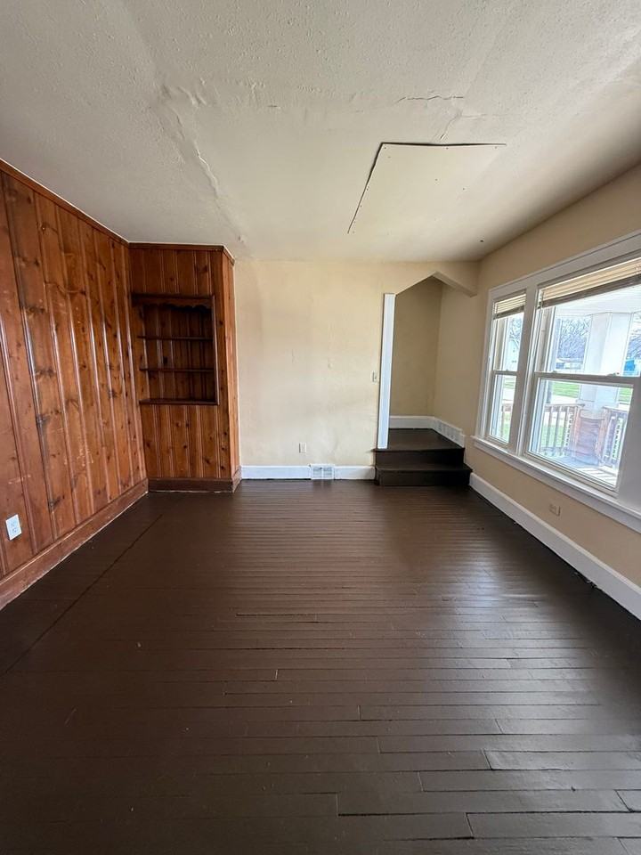 1671 Wayside Rd - Photo 2 of 11