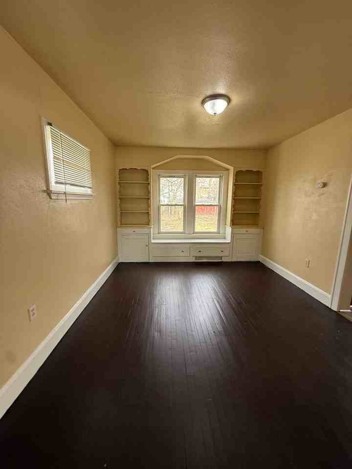 1671 Wayside Rd - Photo 3 of 11