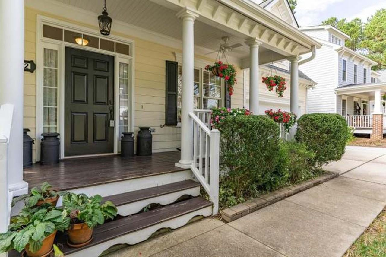 912 Town Side Dr - Photo 3 of 30