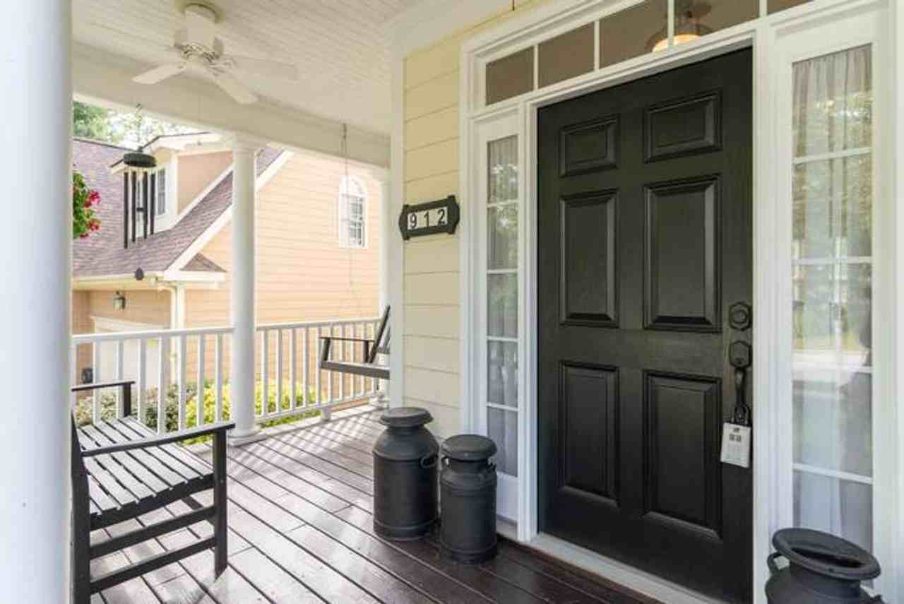 912 Town Side Dr - Photo 4 of 30