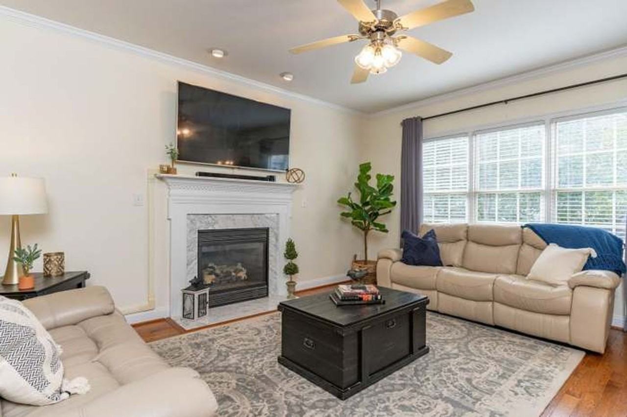 912 Town Side Dr - Photo 5 of 30