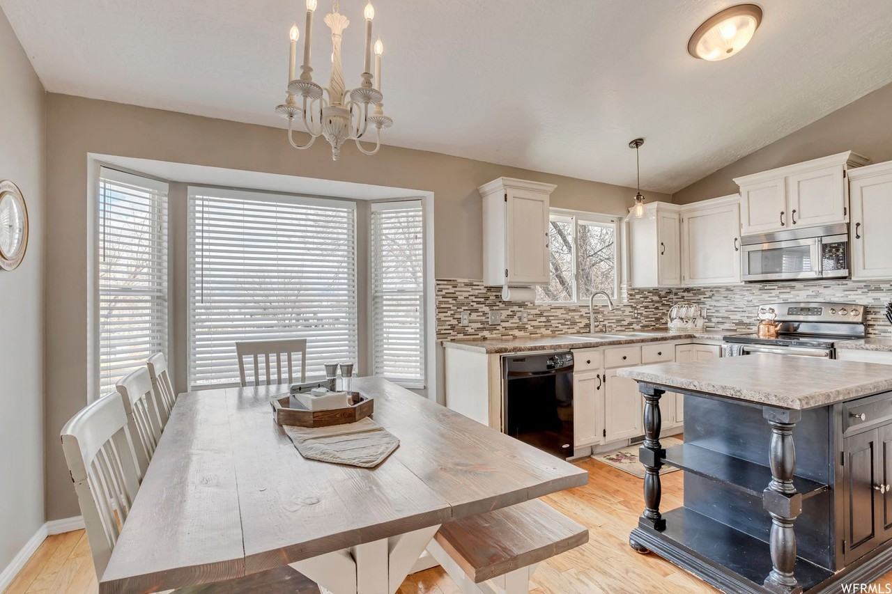 8343 S Plum Blossom Cir - Photo 4 of 18