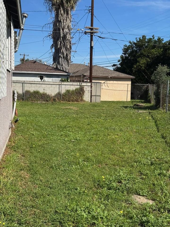 713 E Cocoa St - Photo 4 of 4