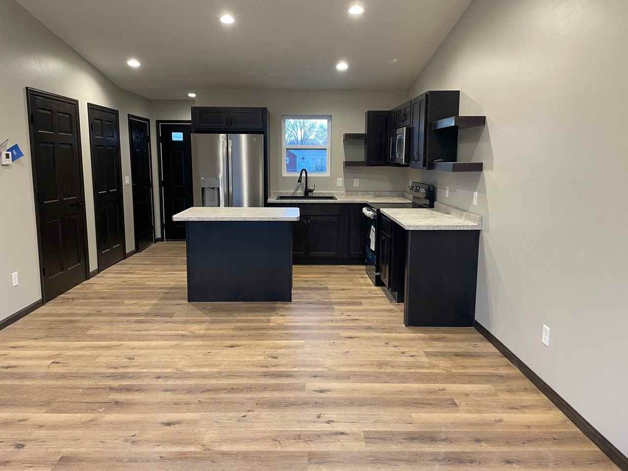 1220 Grove St - Photo 3 of 16