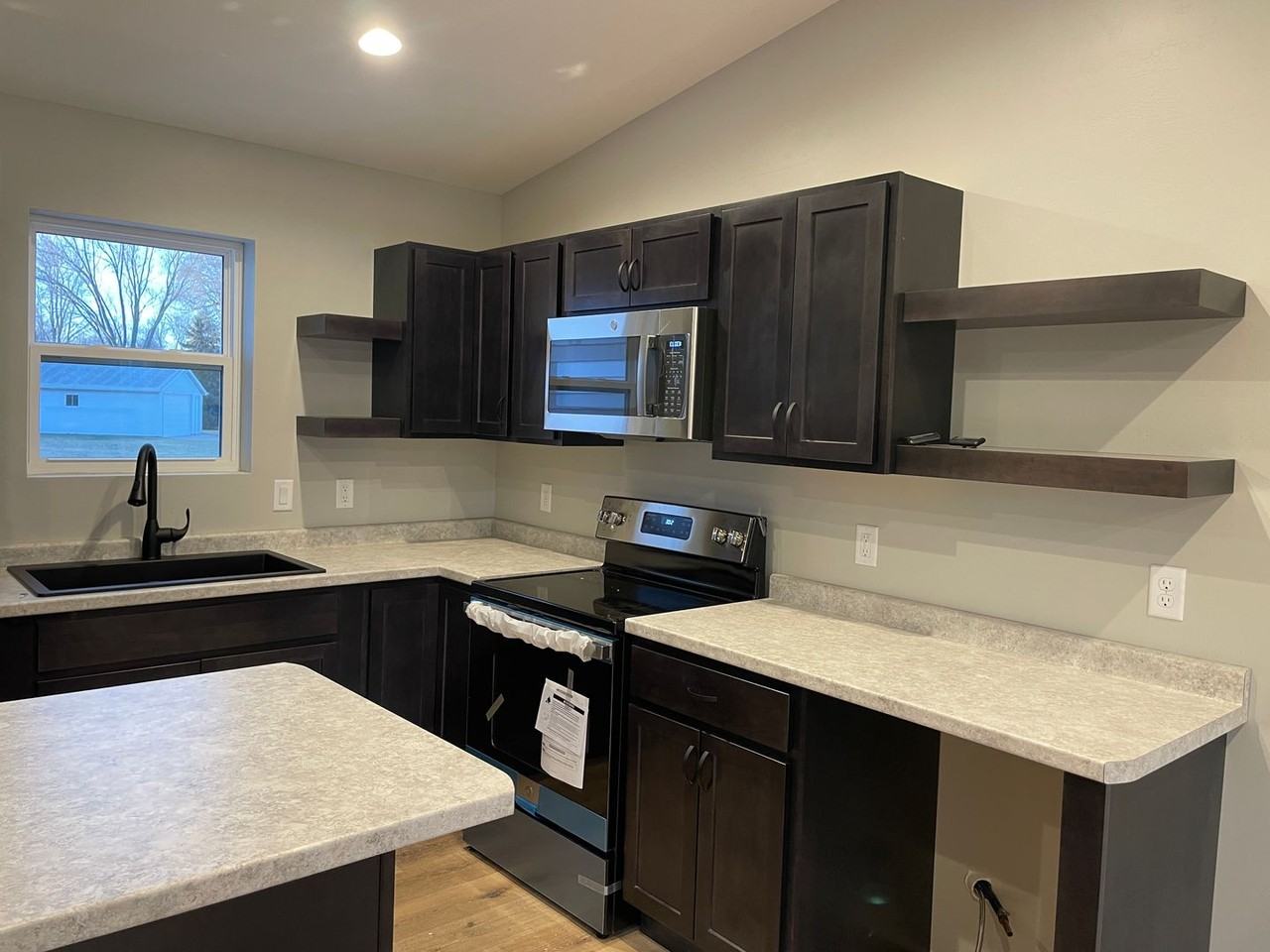 1220 Grove St - Photo 4 of 16