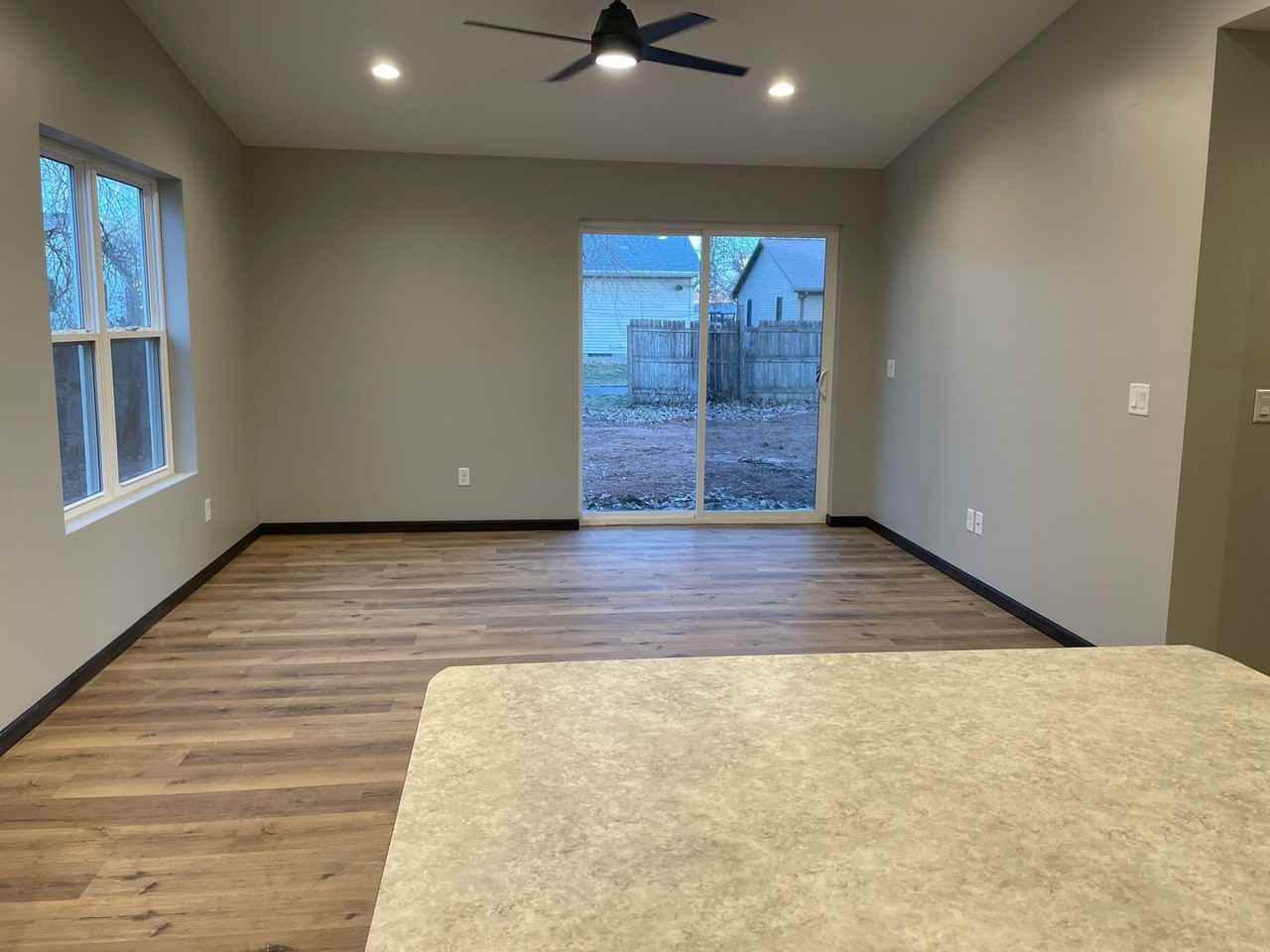 1220 Grove St - Photo 7 of 16