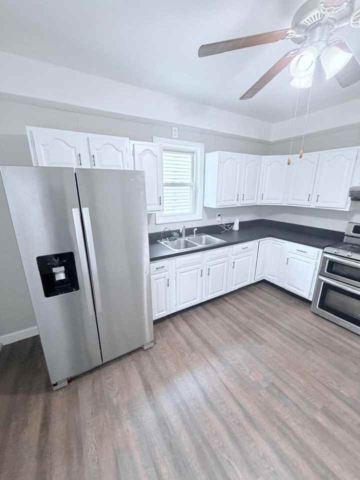 6407 Dibble Ave - Photo 6 of 41