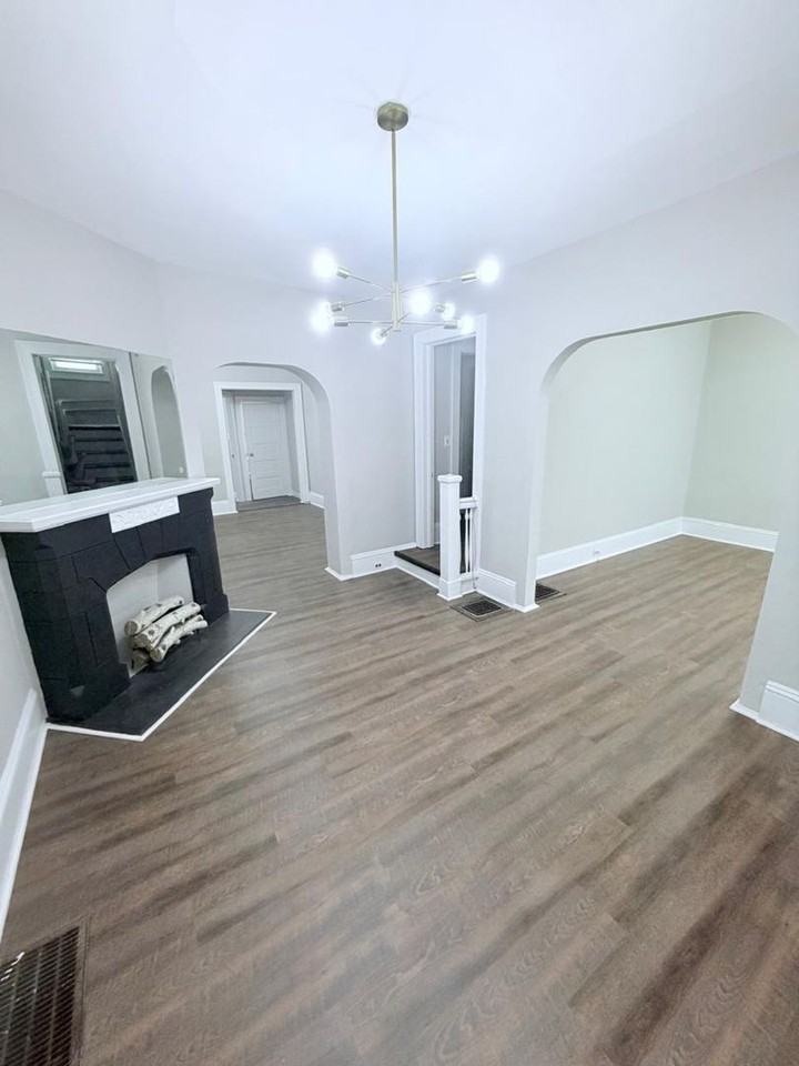 6407 Dibble Ave - Photo 7 of 41