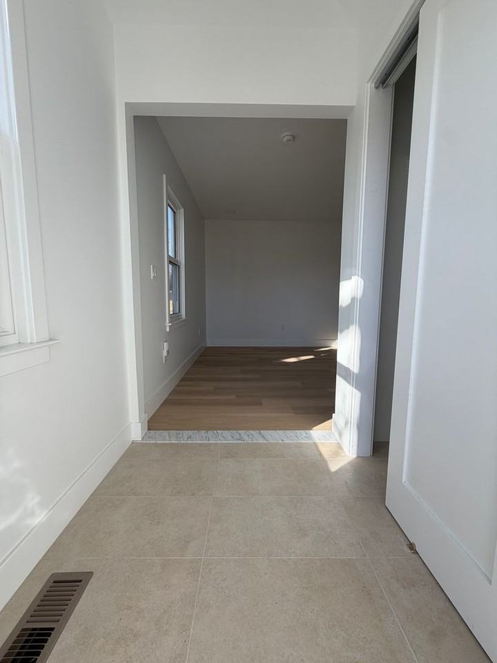 89 Stewart Ave - Photo 3 of 20