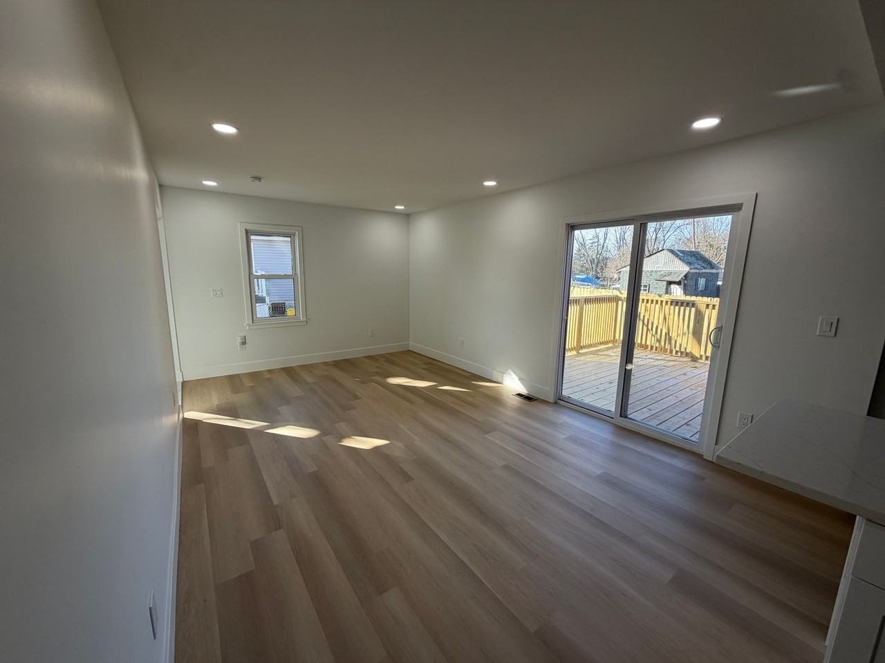 89 Stewart Ave - Photo 4 of 20