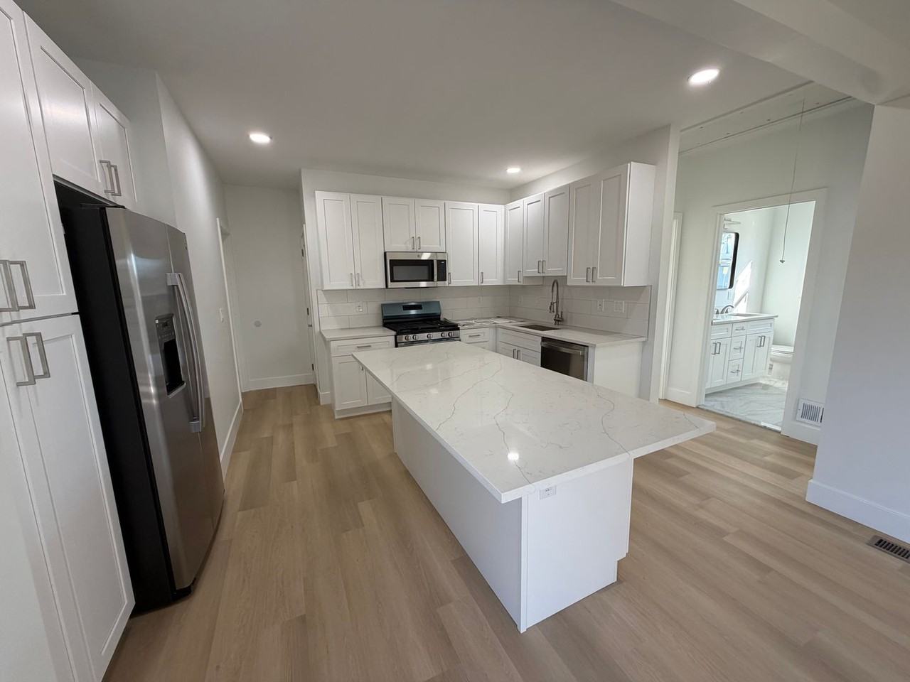 89 Stewart Ave - Photo 5 of 20