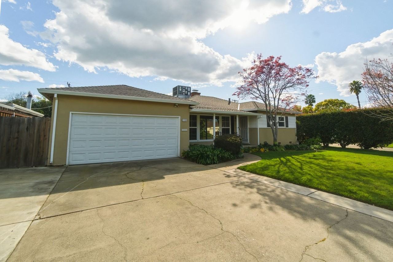 3108 Pennland Dr - Photo 2 of 17