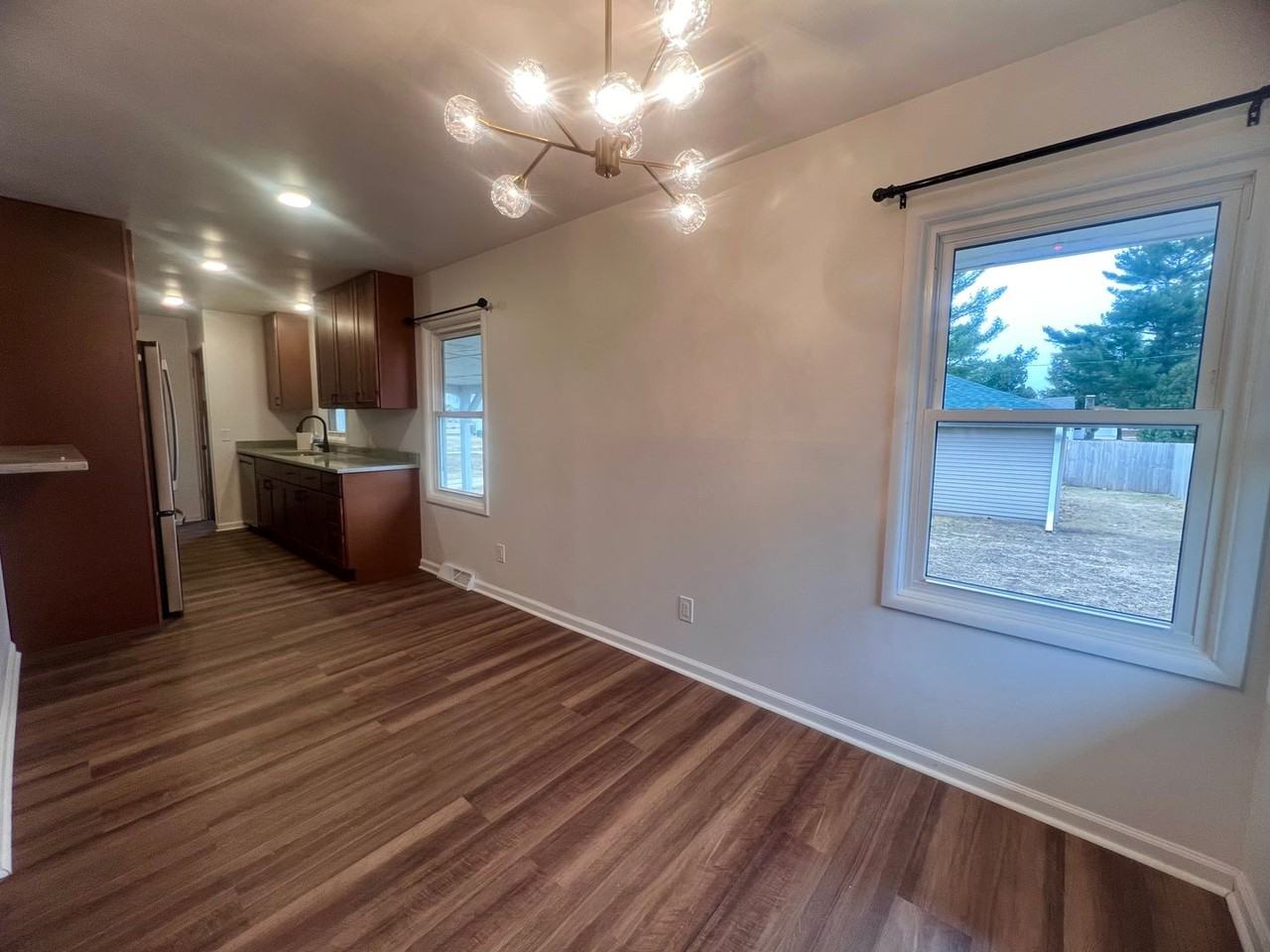 315 10th Ave N - Photo 3 of 9