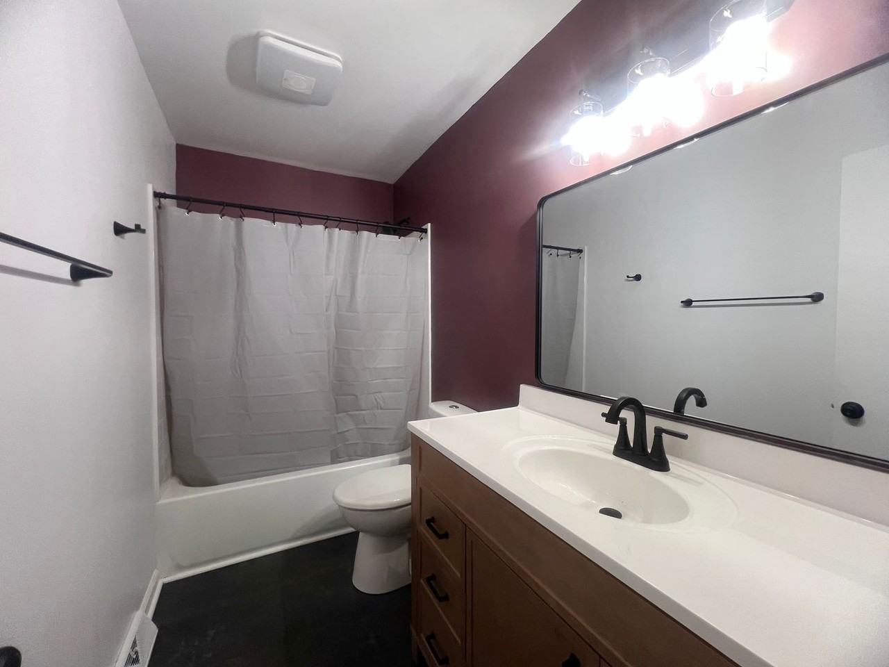 315 10th Ave N - Photo 6 of 9