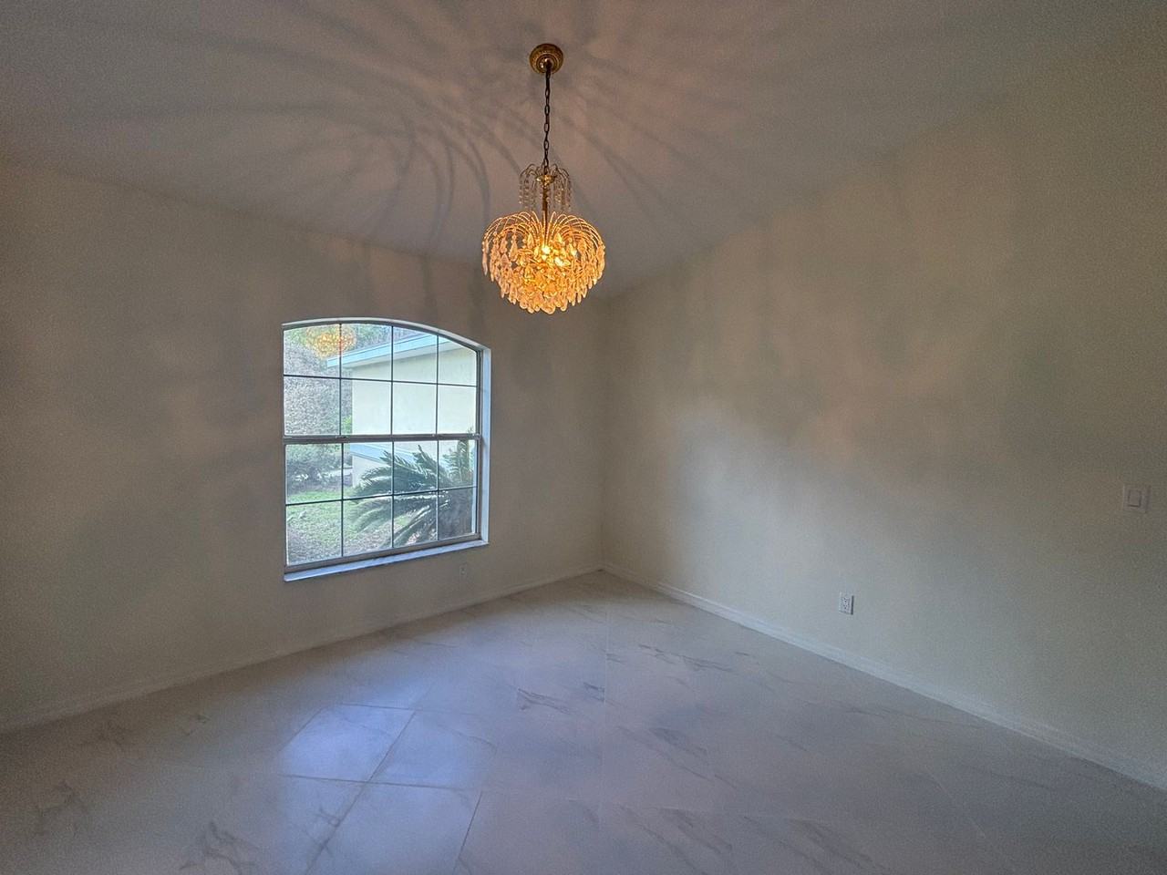 11435 Sw 140th Ave - Photo 4 of 32