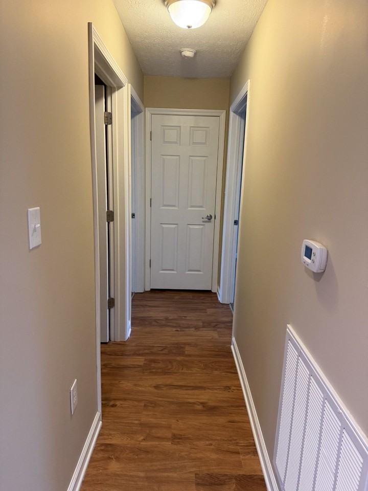 501 Hammond Dr - Photo 5 of 10