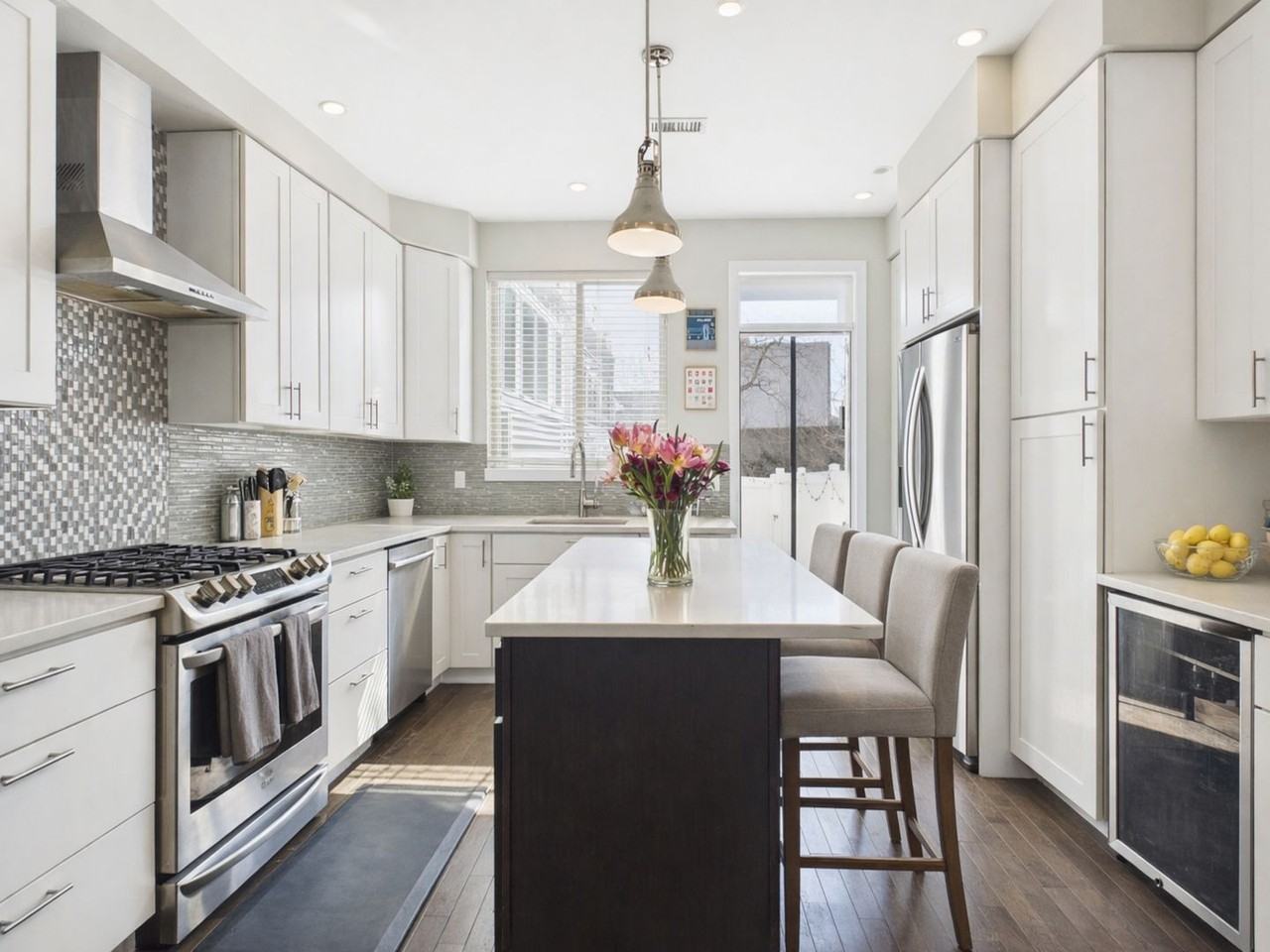 2030 Wharton St - Photo 4 of 36