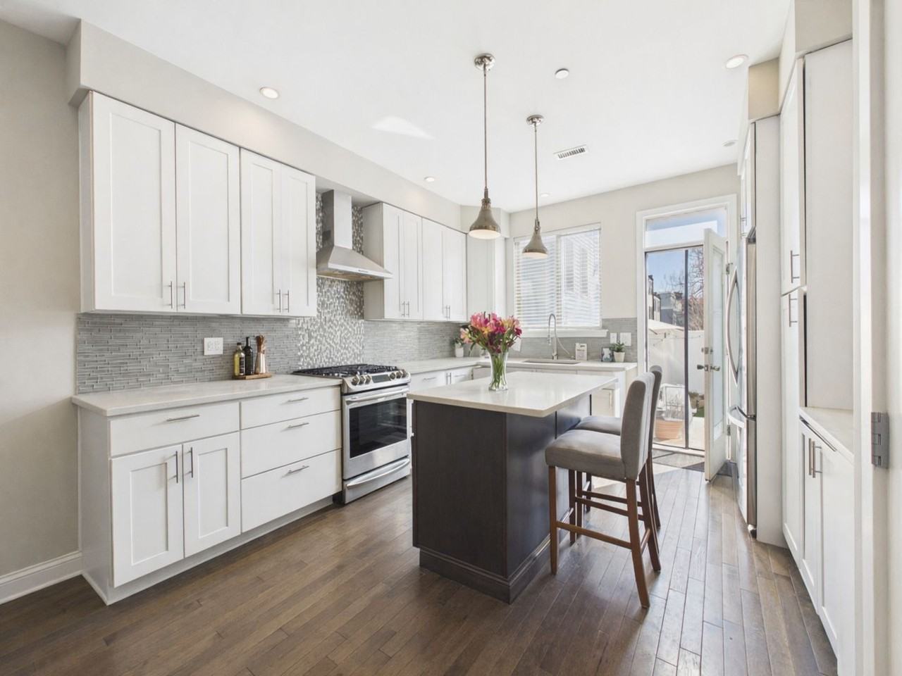 2030 Wharton St - Photo 6 of 36