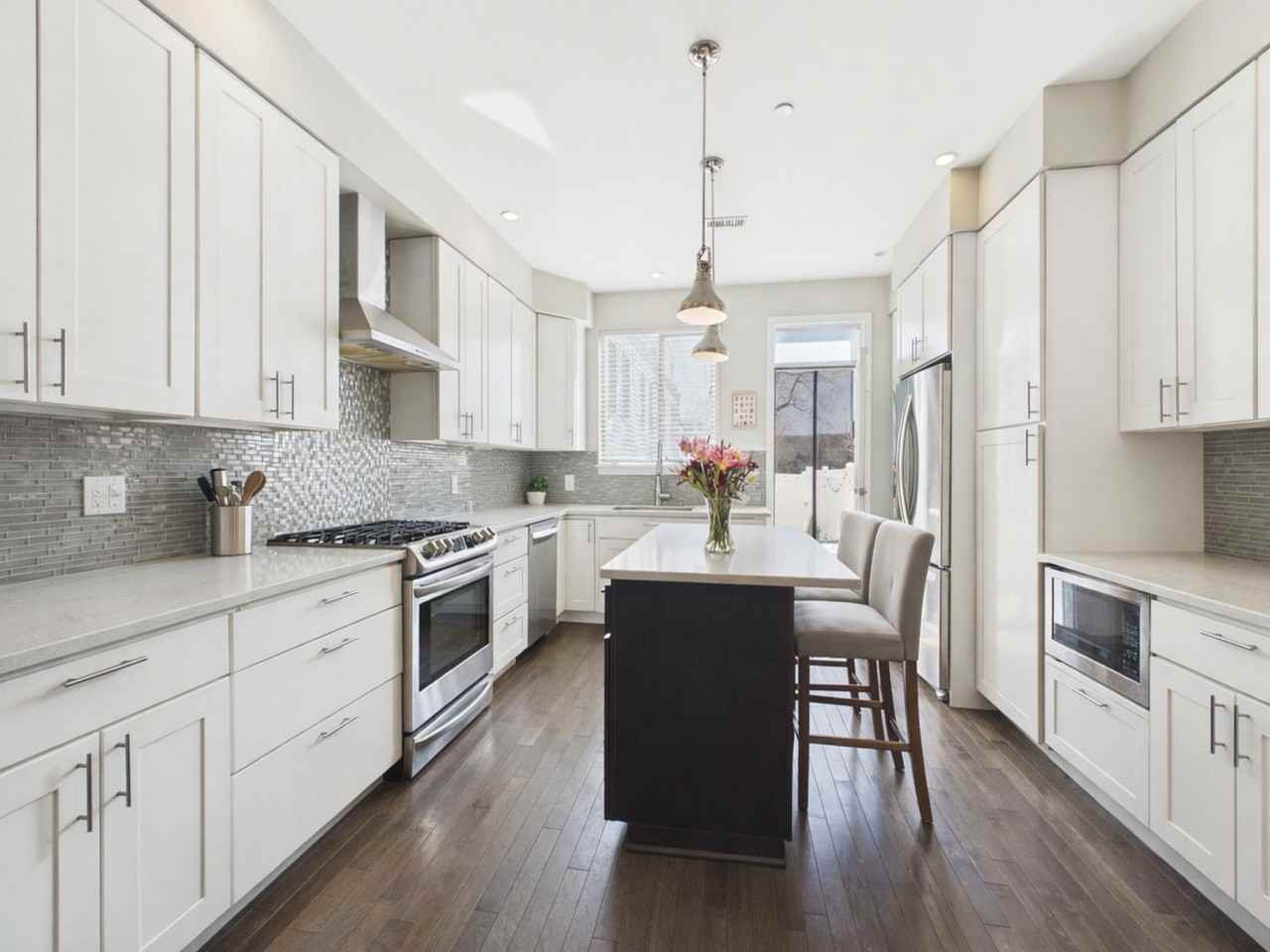 2030 Wharton St - Photo 7 of 36