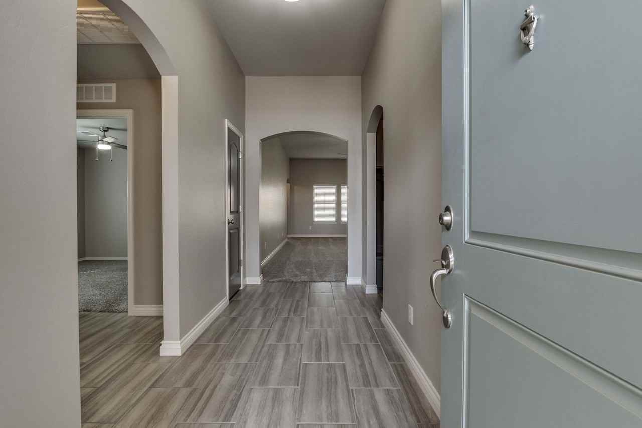 15517 Boulder Dr - Photo 5 of 49