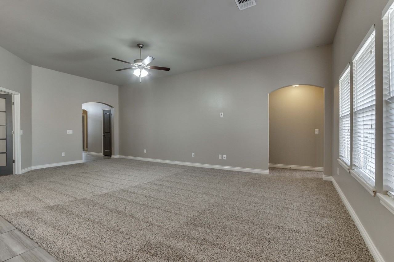 15517 Boulder Dr - Photo 6 of 49