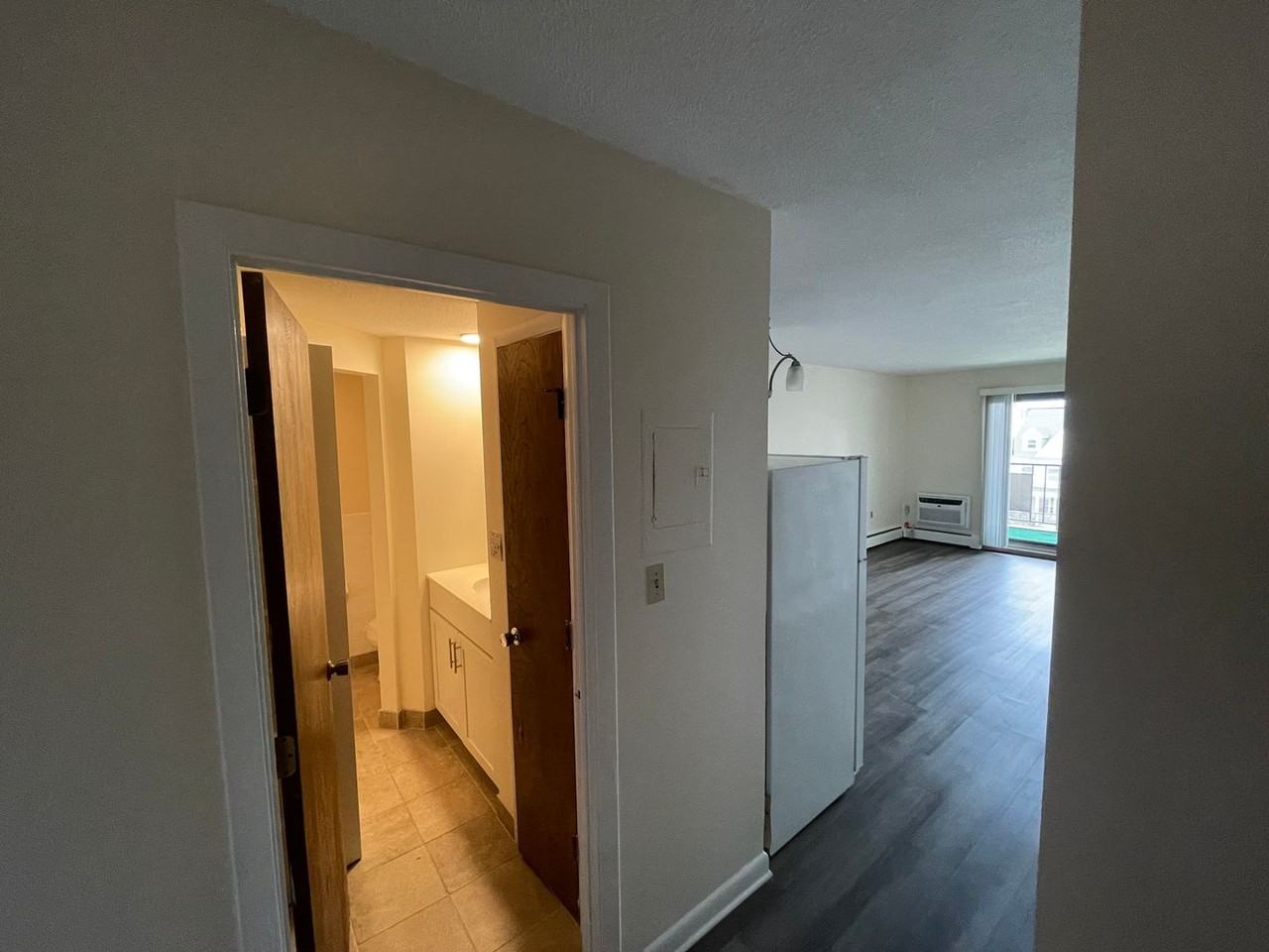 379 Massachusetts Ave - Photo 7 of 17