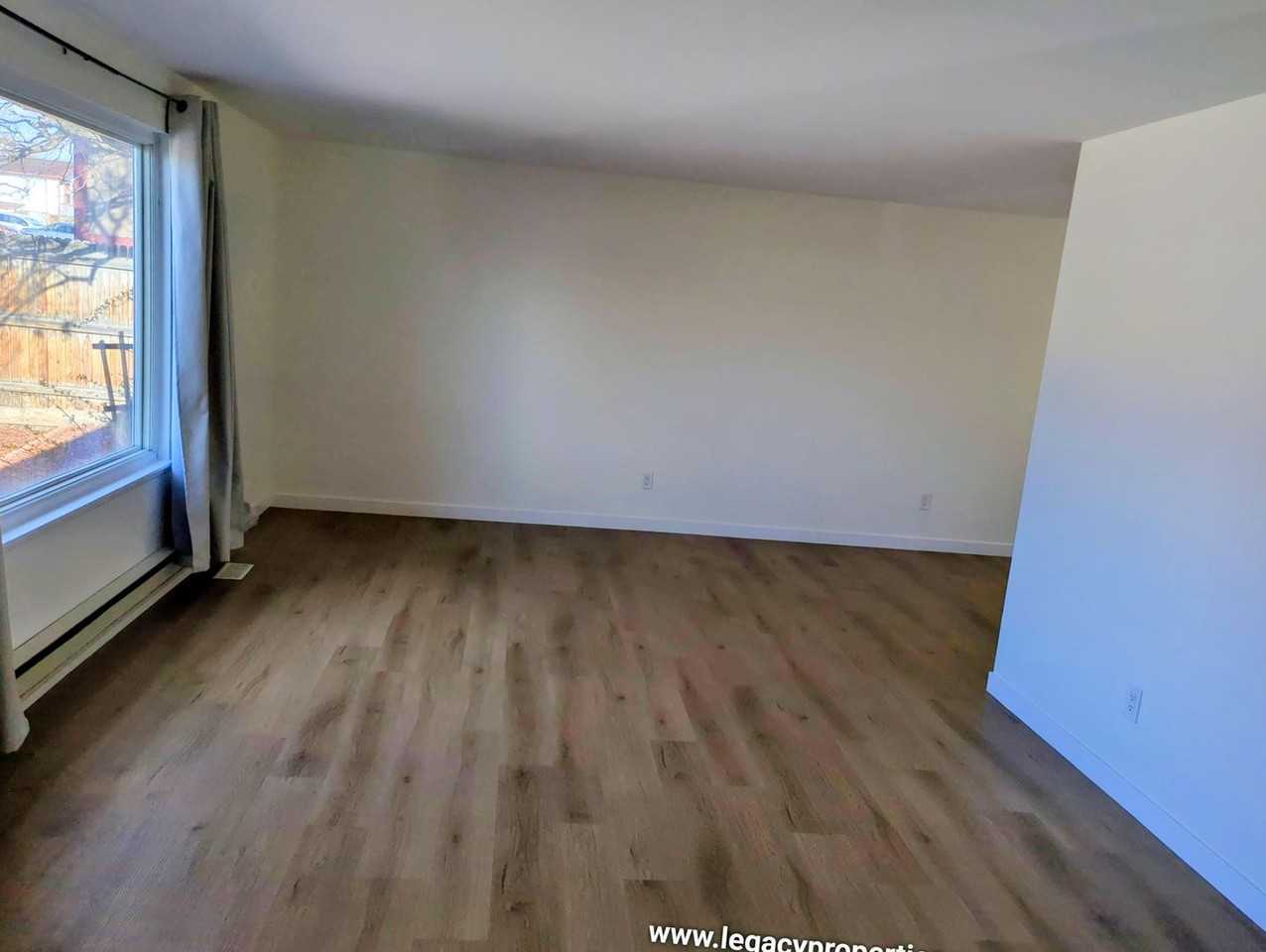 4434 S Cole Ct - Photo 5 of 20