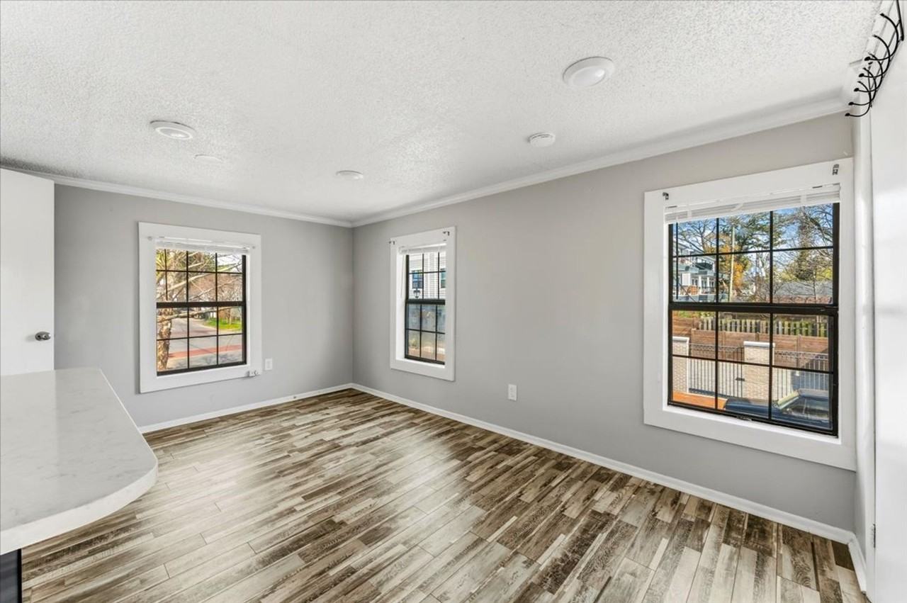 2311 E Broad St - Photo 2 of 12