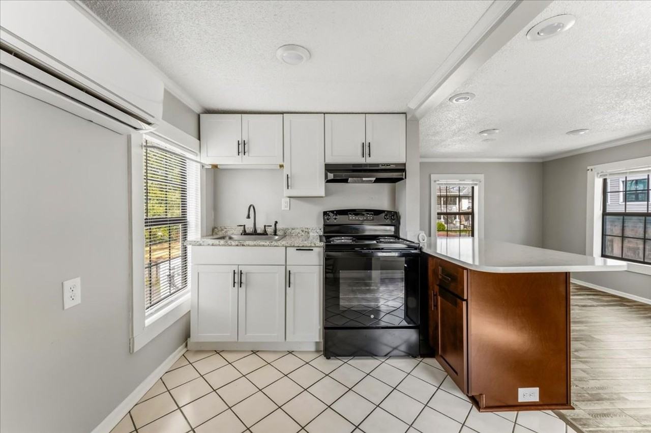 2311 E Broad St - Photo 4 of 12