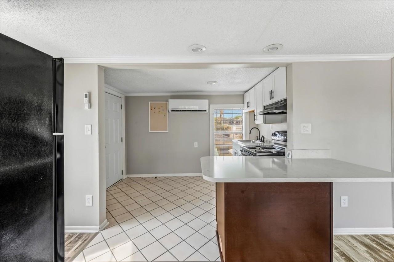 2311 E Broad St - Photo 7 of 12