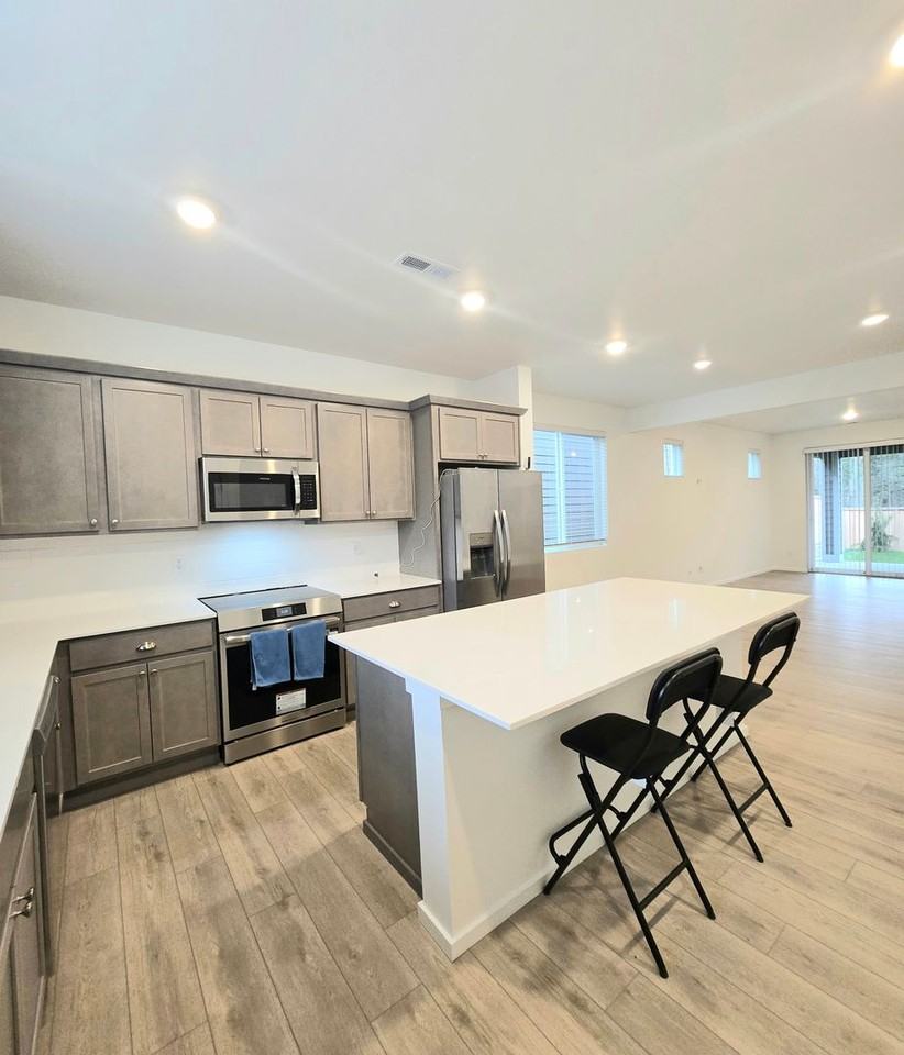 1624 Lorraine Way - Photo 7 of 29