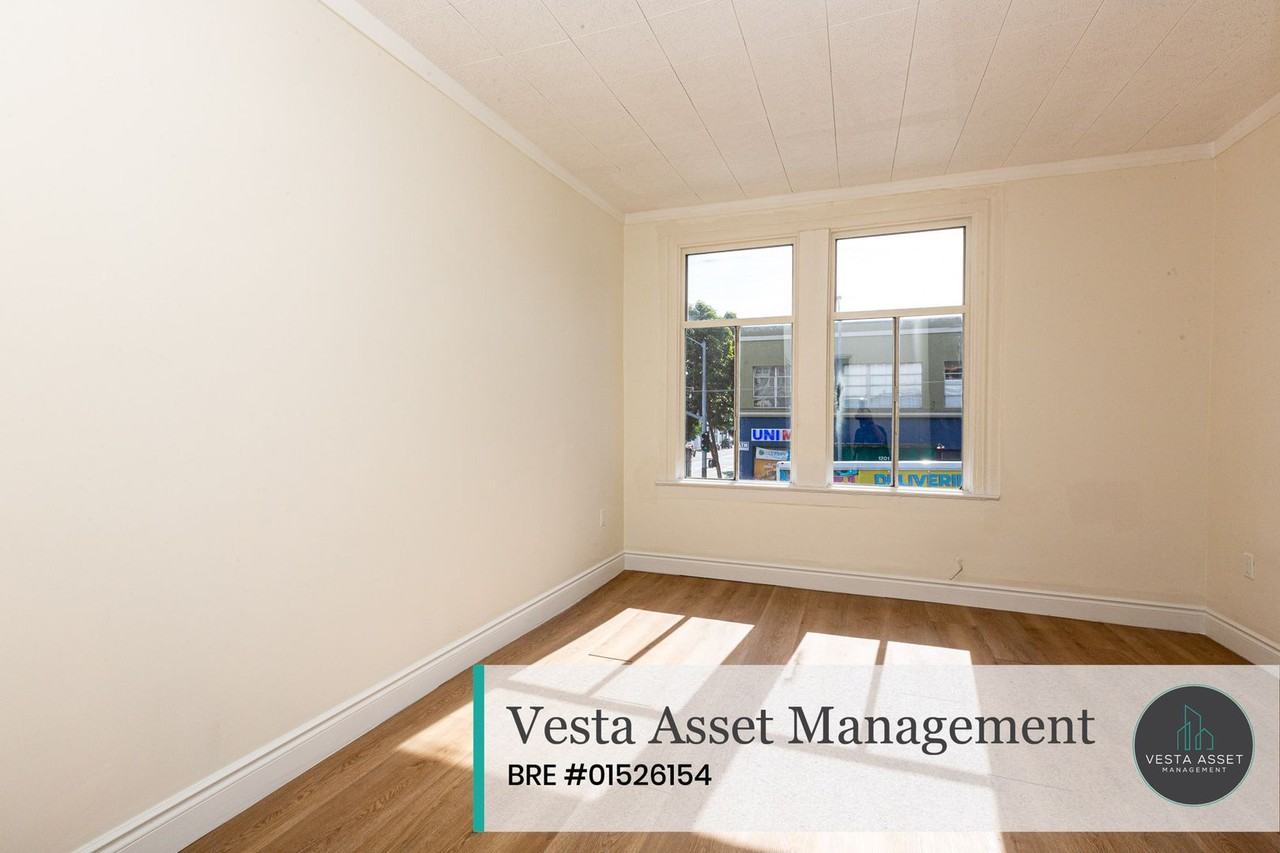 190 8th St - Photo 4 of 16