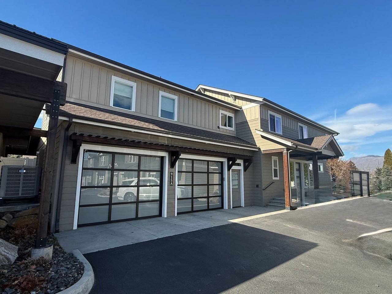 915 Apts - Photo 2 of 26