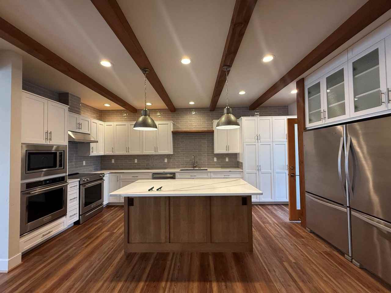 915 Apts - Photo 7 of 26