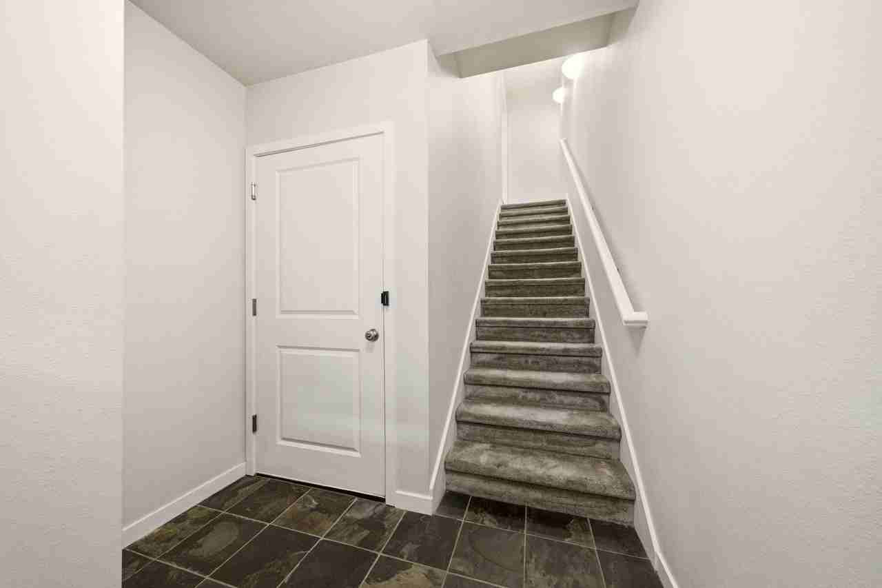 4104 S Corbett Ave - Photo 4 of 31