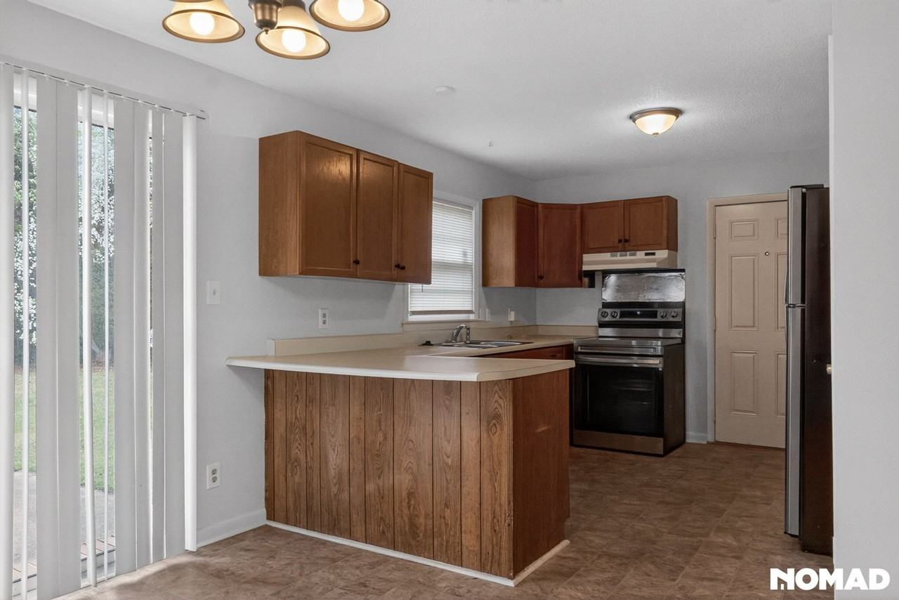 318 Glen Canyon Dr - Photo 4 of 17