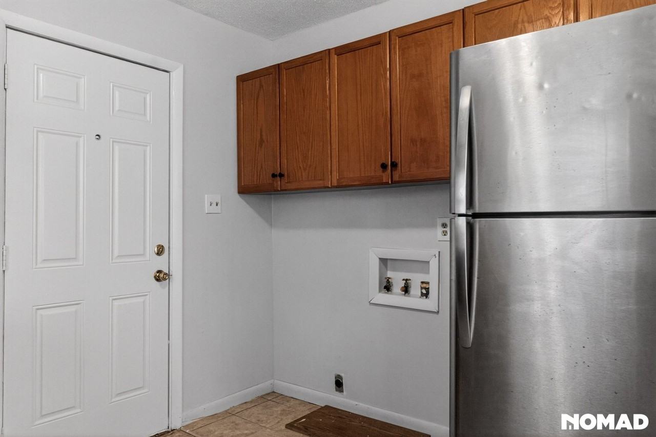 318 Glen Canyon Dr - Photo 5 of 17