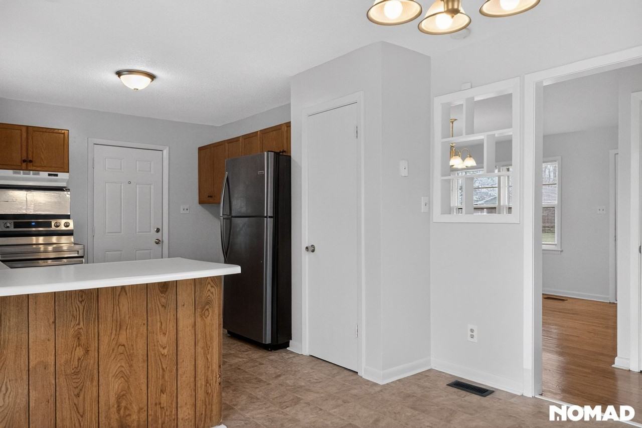 318 Glen Canyon Dr - Photo 6 of 17