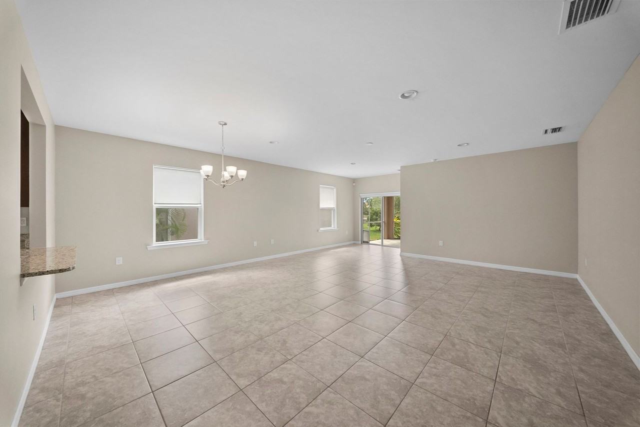 3278 Birchin Ln - Photo 3 of 23