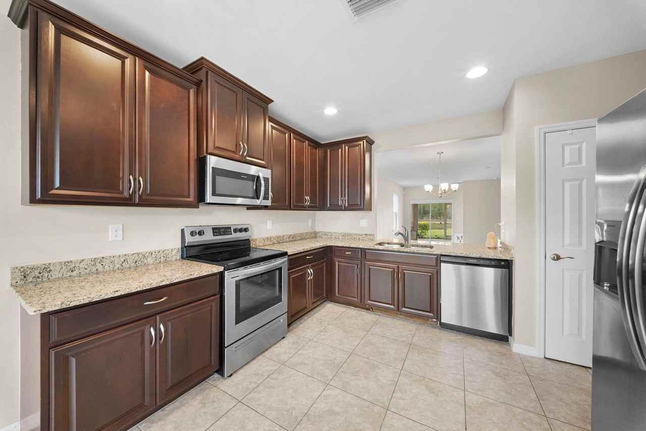 3278 Birchin Ln - Photo 5 of 23