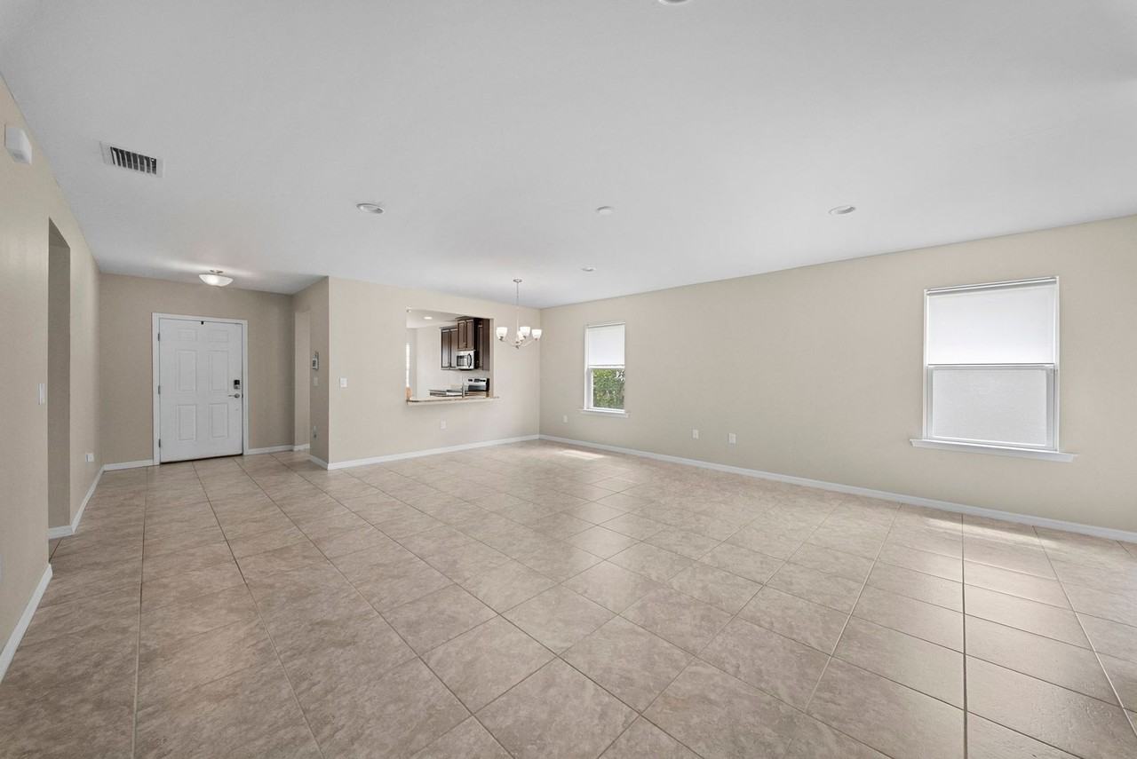 3278 Birchin Ln - Photo 7 of 23