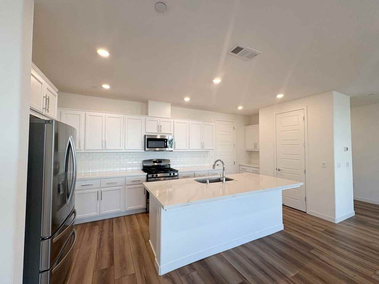 5449 Guenoc Valley Ln - Photo 4 of 28