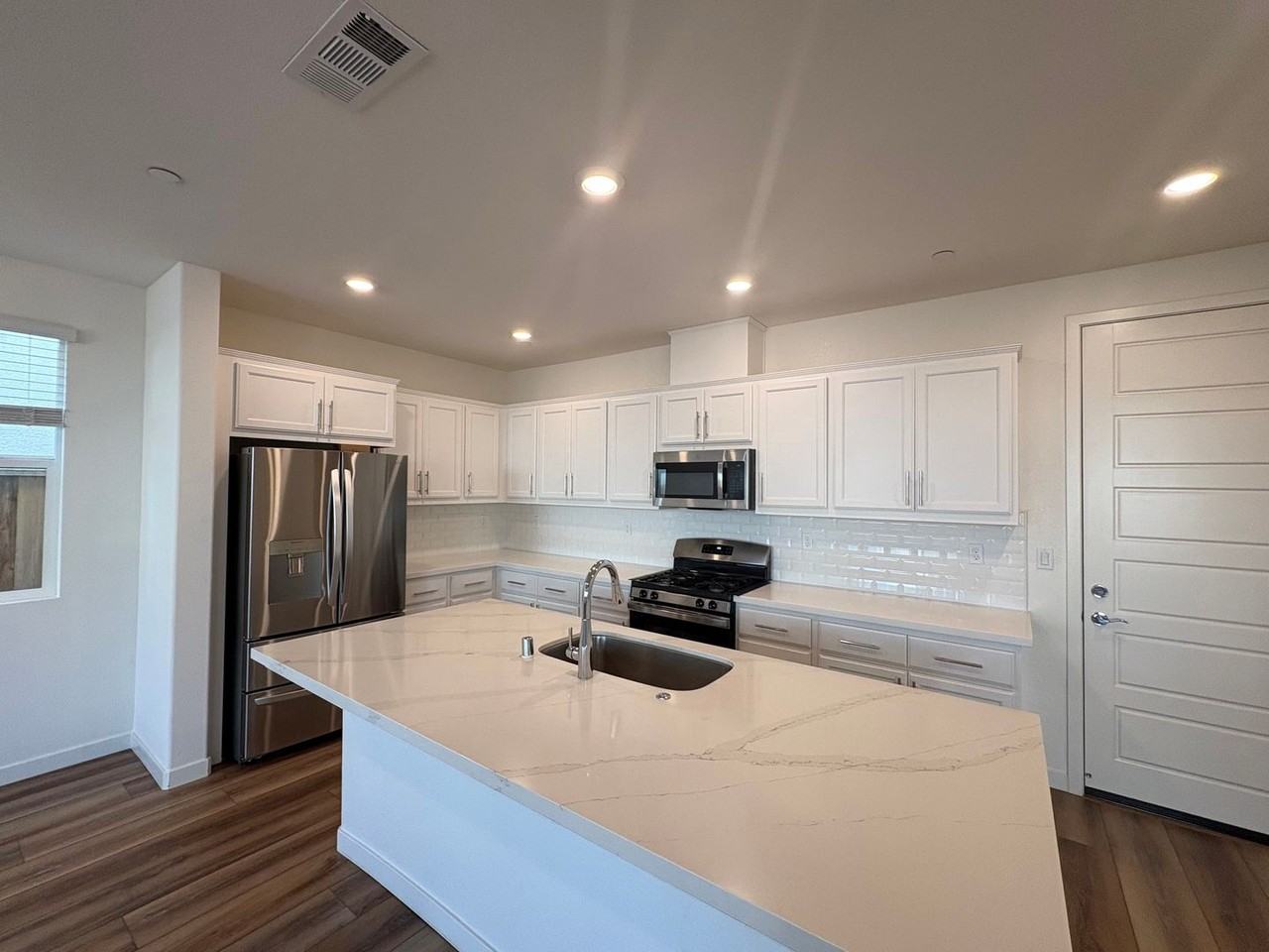 5449 Guenoc Valley Ln - Photo 5 of 28