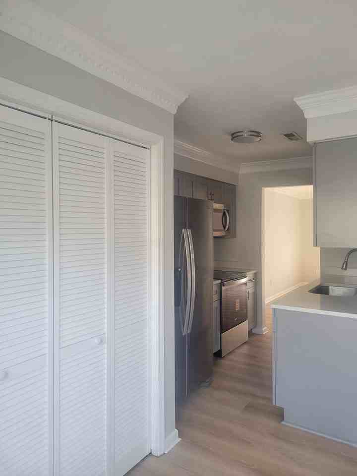 4629 Merrimac Ln - Photo 4 of 20