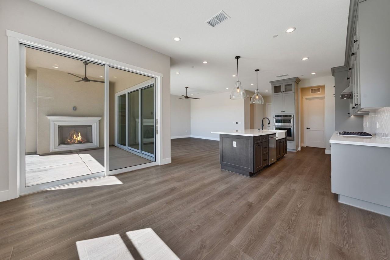 4239 Timber Ln - Photo 3 of 38