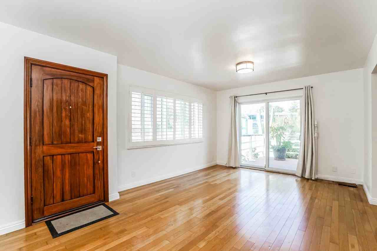 432 33rd St - Photo 4 of 16