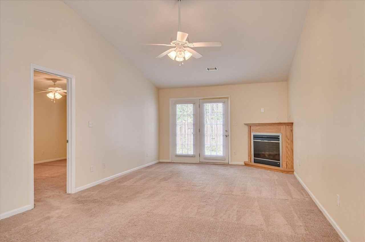 8035 Reagan Cir - Photo 7 of 30