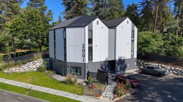featured image of 2001 W 7th Ave